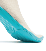 meia com sola de borracha flexível azul e branca